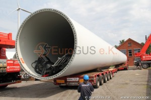 загрузка башни ветрогенератора на низкорамник eurogus