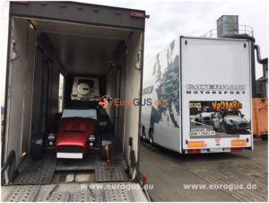 крытый автовоз с машинами eurogus caterham mercedes gelaenderwagen